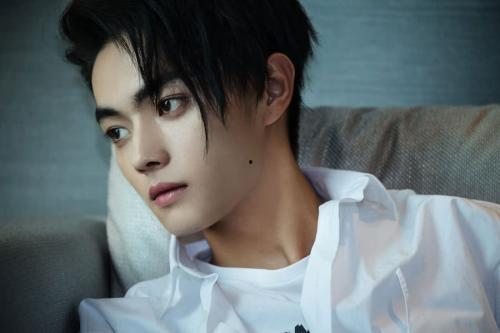 明星吃瓜景甜许凯视频,明星吃瓜现场曝光