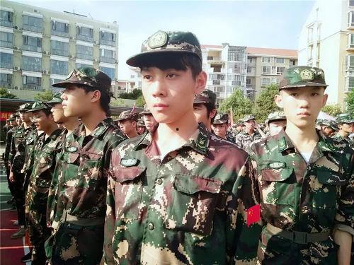 热门吃瓜军训视频下载,热门视频背后的青春回忆