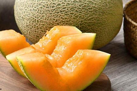 小孩吃哈密瓜过敏视频