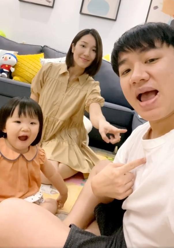 吃瓜的宝贝以前的视频,揭秘热门视频背后的精彩故事