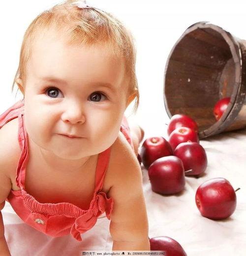 吃瓜的宝贝以前的视频,揭秘热门视频背后的精彩故事