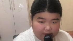 抖音吃瓜帅哥视频,揭秘网红美食背后的故事