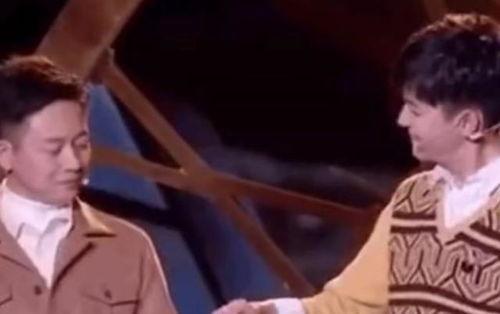 官员吃瓜事件视频,视频曝光引发舆论热议