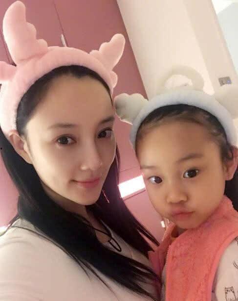 比心视频吃瓜,揭秘网红吃瓜背后的娱乐生态